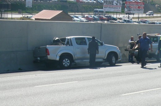 The driver of the double cab swerved to avoid the bumper and ended up hitting the centre barrier wall. 