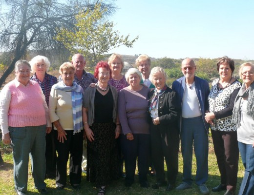 Flower show winners, front: Brenda Hay, Bess van Staden, Anne Du Plessis, Val Wilke, Anne Helmrich, Eugene Berry and Leonarda Jones. Back: Rina Cridlan, Rob Jones and Jenny Richardson with Maud Pickup (chairman of the garden club.)